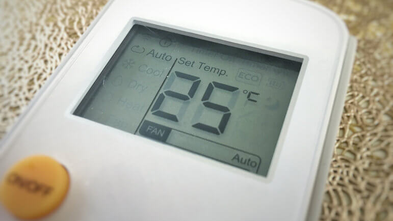 Avant reconstitution de la solution, conservation du flacon à une température ne dépassant pas 25 °C.