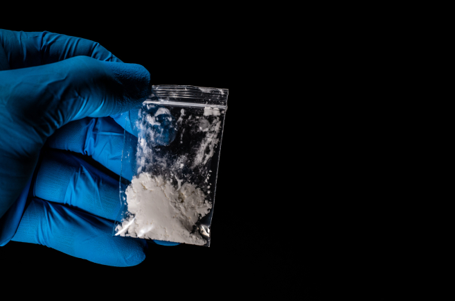 La tryptamine de synthèse se présente sous forme de poudre, liquide ou intégrée dans des aliments.