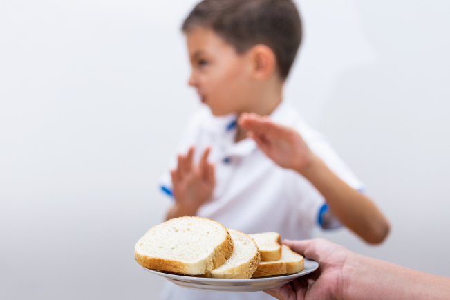 Un régime sans gluten avant le diagnostic risque de biaiser les examens avec des faux négatifs.