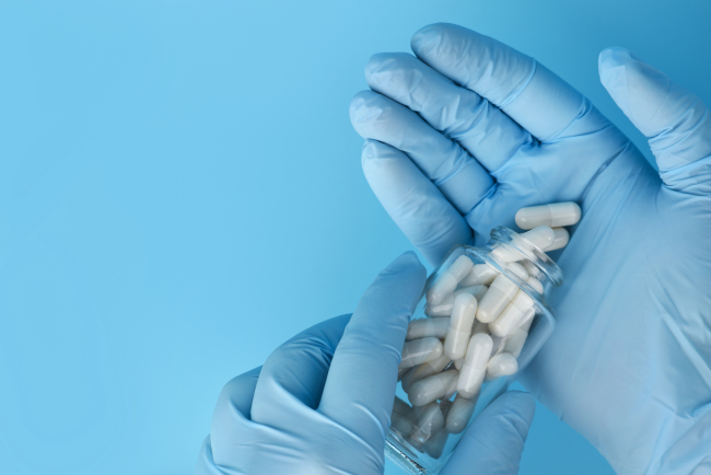 Des contrôles renforcés auprès des points de vente, dont les pharmacies, sont annoncés.