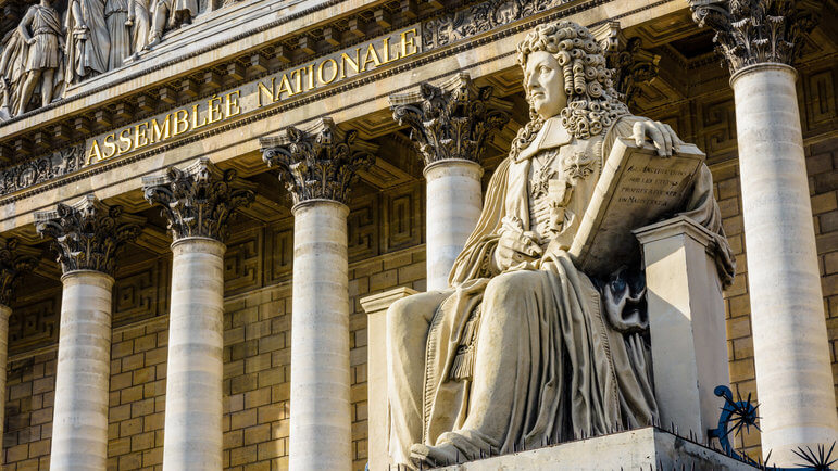 Un déficit qui s'établirait autour de 24 milliards d'euros.