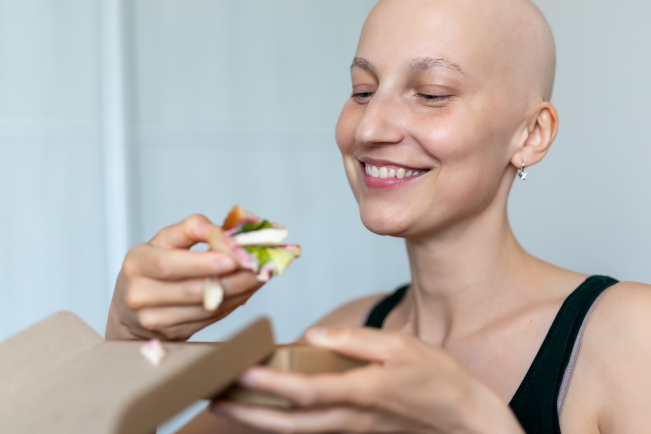 Quand le cancer est là, jeûner ne sert à rien, à l'inverse il faut combattre la dénutrition.
