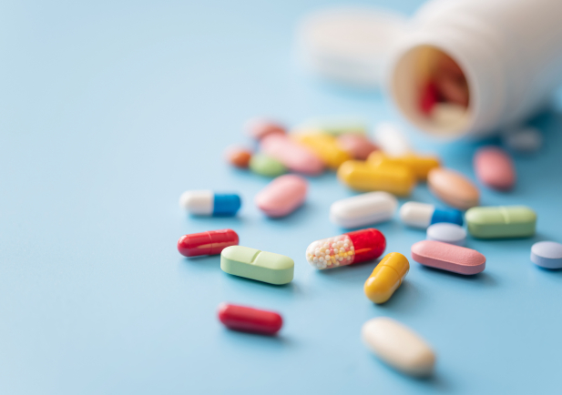 Les interactions médicamenteuses encore à l’origine d’effets indésirables sévères et… évitables.