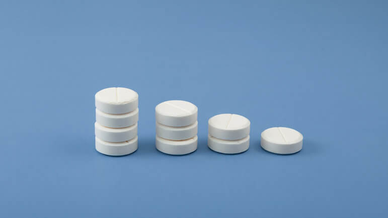 D’autres études sont nécessaires pour préciser la meilleure stratégie de réduction des doses.
