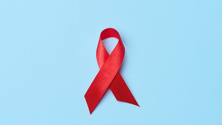 En France, environ 5 500 nouveaux cas d'infection à VIH par an.