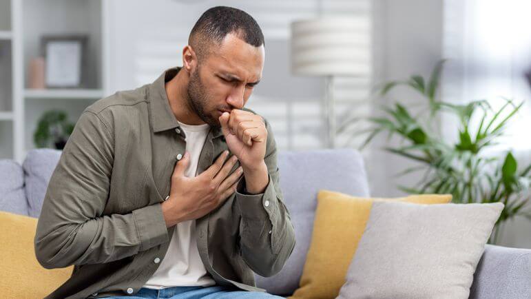 <p>L’asthme allergique peut être associé à un risque d’exacerbations sévères.</p>