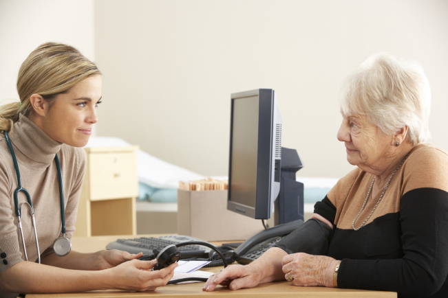 Ancienneté, type de patientèle ou quotité de travail pourraient moduler le seuil de patients suivis.