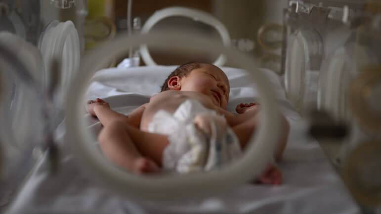 Des soins plus sûrs pour chaque nouveau-né et chaque enfant.
