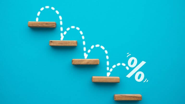 Entre 2019 et 2023, baisse de 95 % des initiations de traitement de 18 000 par mois à 1 000 environ.