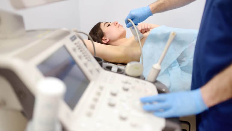 Il s'agit du cancer féminin le plus fréquent : 61 214 cas de cancer du sein estimés en 2023.