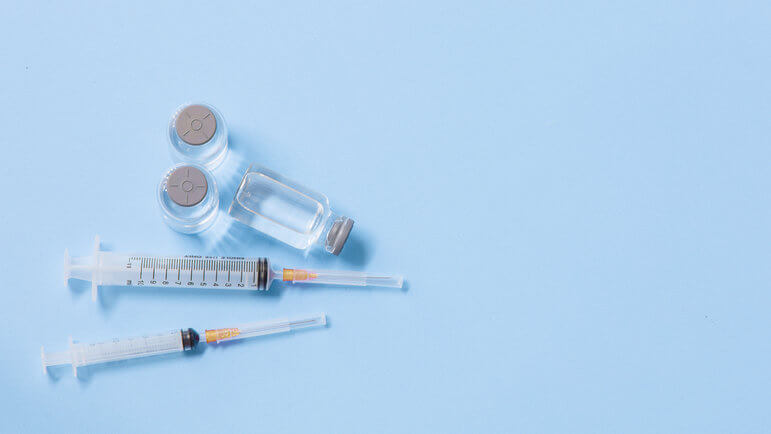 IXCHIQ, vaccin vivant atténue monovalent, a obtenu une AMM européenne centralisée le 28 juin 2024.