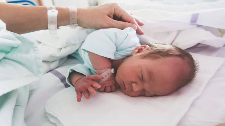 Dépistage néonatal : 17 maladies à partir du 1er septembre 2025, dont 16 dépistées biologiquement.