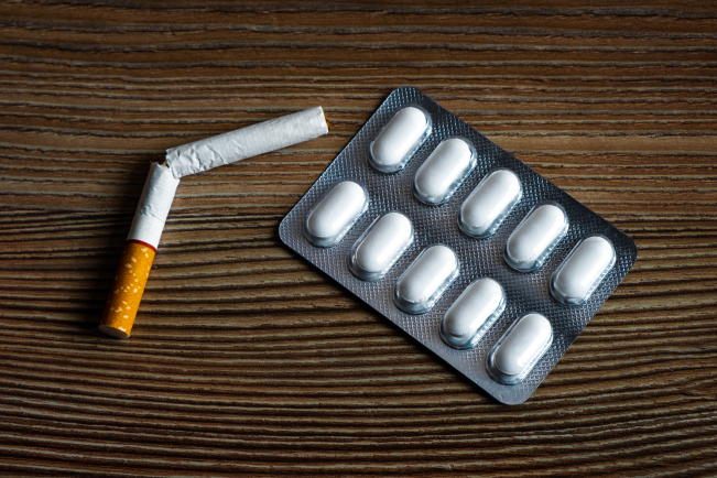 Le bupropion et la varénicline sont disponibles uniquement sur ordonnance.