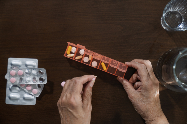 La consultation de déprescription cible les patients de plus de 80 ans polymédiqués.