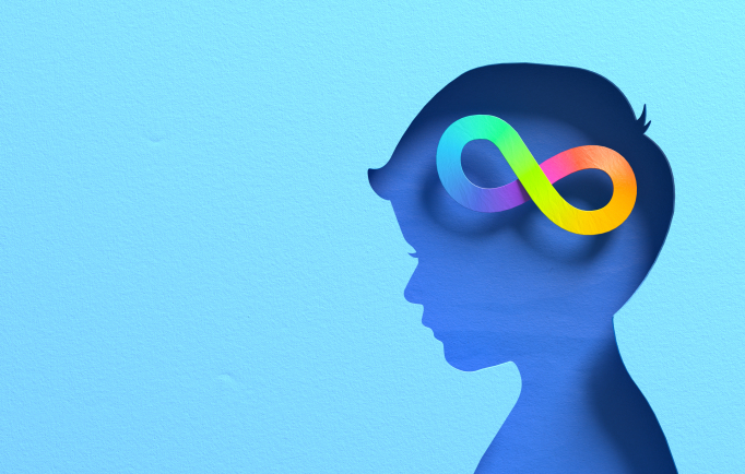 Les symptômes du TSA émergent avant 18 mois.