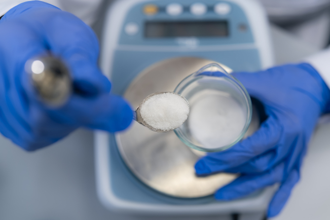 La préparation magistrale de bicarbonate de sodium est possible en deux dosages (500 m et 1 000 mg).
