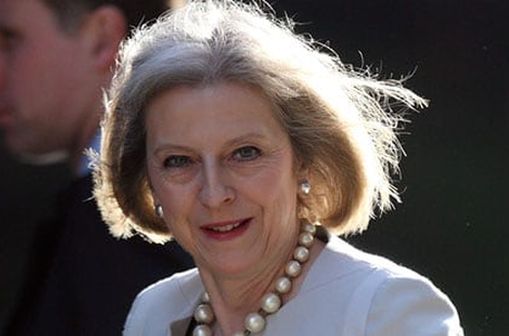 Après un diagnostic initial erroné de diabète de type 2, Theresa May, Premier Ministre britannique, a été diagnostiquée à l'âge de 58 ans d'un diabète de type 1 (illustration : Photographie de Steve Parsons / PA, 2013, The Guardian).