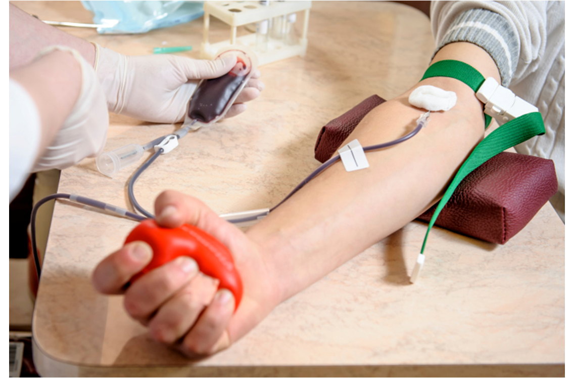 Les lots rappelés sont issus du plasma d'un donneur de sang ayant développé un cas probable de maladie de Creutzfeldt-Jakob sous sa forme sporadique.