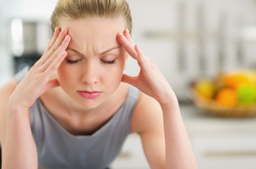 ELETRIPTAN MYLAN est indiqué dans le traitement de la phase aiguë de la crise de migraine chez l'adulte, avec ou sans aura (illustration).