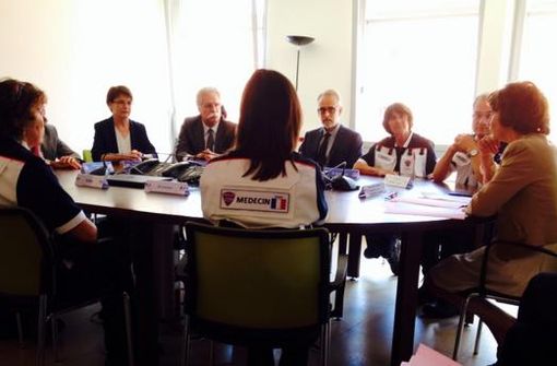 Marisol Touraine rencontre les 5 réservistes sanitaires de l'EPRUS. (3 septembre 2014).