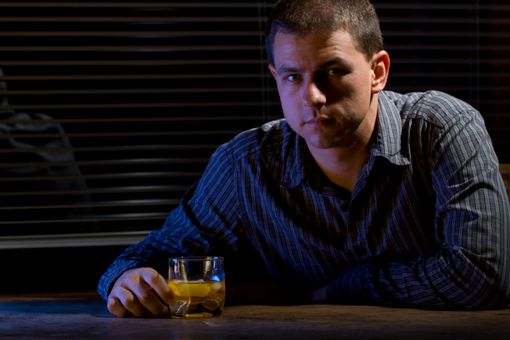 L'alcoolo-dépendance, un fléau de santé publique (iStockphoto / Thinkstock)