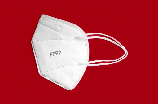 Le masque FFP2 est un modèle de masque de protection autofiltrant de type jetable, utilisé pour filtrer 94 % des particules en suspension dans l'air, selon les normes européennes EN 1433 et EN 149 (illustration).