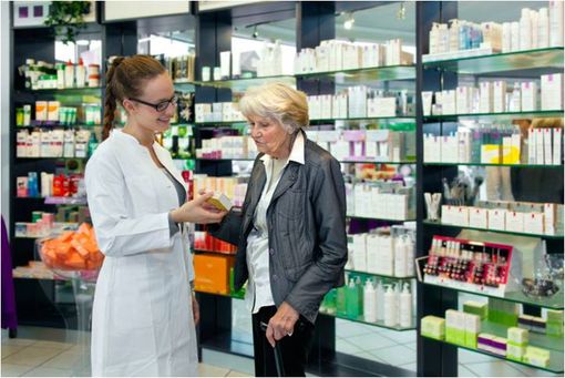 Les médicaments de médication officinale peuvent être mis en accès direct dans les pharmacies d'officine.