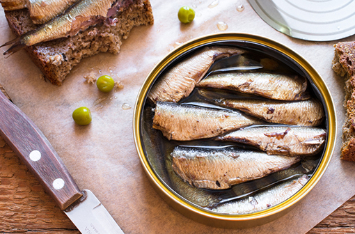 Les acides gras oméga-3 issus d'huiles de poisson sont sans effet sur le risque cardiovasculaire (illustration). width=
