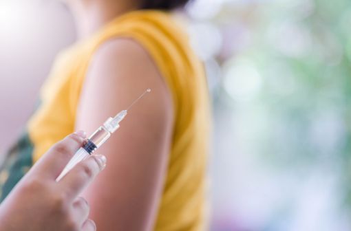 La vaccination contre la grippe par les pharmaciens pourra débuter en officine dès la campagne antigrippale 2019-2020 (illustration).