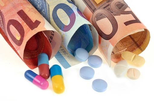 Le SMR permet de décider du remboursement du médicament et de son taux de remboursement et l’ASMR contribue à la fixation de son prix (illustration).