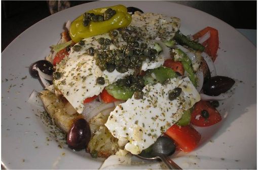 La salade crétoise est l'archétype du régime méditerranéen (cliché @ Nikchick sur Wikimedia).