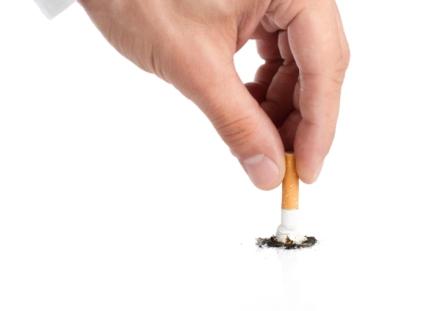 Au cours du traitement par NICORETTESPRAY, il faut impérativement s'abstenir de fumer.