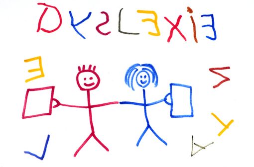 Les enfants peuvent présenter, entre autres, des troubles du langage écrit et de développement de la coordination (illustration). width=
