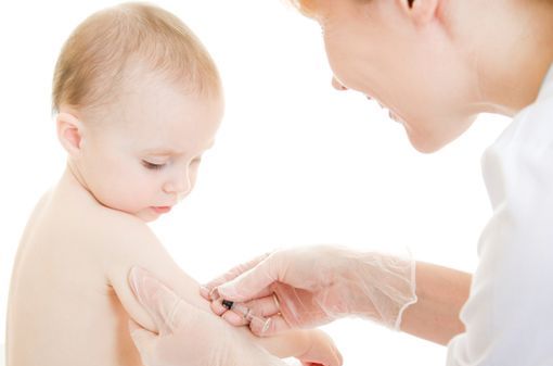 Vaccination d'un enfant de moins de 2 ans (illustration).