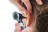 L'examen du conduit auditif à l'aide d'un otoscope permet, avec l'interrogatoire du patient, d'établir le diagnostic d'otite (illustration).