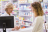 Les médicaments inscrits sur la liste des médicaments de médication officinale peuvent être présentés en accès direct dans un espace dédié de la pharmacie qui permet un contrôle effectif du pharmacien (illustration).