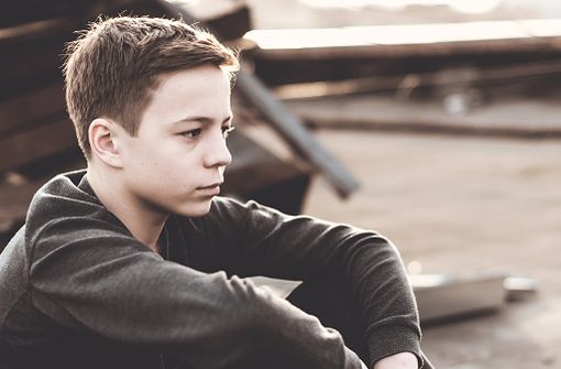 En cas de dépression caractérisée chez un enfant ou un adolescent, la prise en charge psychothérapeutique est prioritaire (illustration).