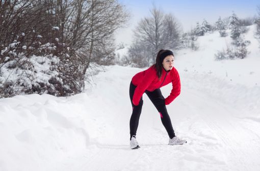 La pratique d'une activité physique est associée à un meilleur contrôle de l'asthme de l'adulte, en particulier en hiver (illustration).