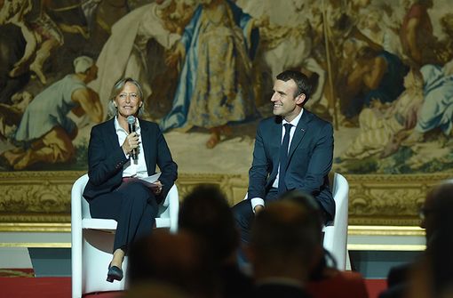 Sophie Cluzel (secrétaire d'Etat chargées des personnes handicapées) et Emmanuel Macron lors du lancement du 4e Plan Autisme (juin 2017, illustration).
