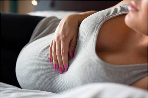 La grossesse est désormais l'une des 3 nouvelles contre-indications du mycophénolate (illustration).