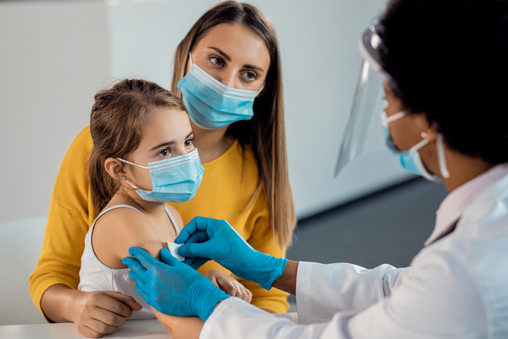 La vaccination contre la Covid-19 apporte un bénéfice individuel direct chez les enfants de 5 à 11 ans atteints de comorbidités (illustration).