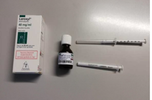 Nouveau dispositif d'administration de LAROXYL 40 mg/mL solution buvable en seringue doseuse graduée en mg (d'après Lettre du laboratoire aux professionnels de santé).
