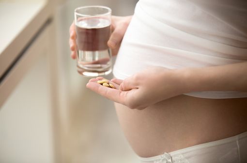 L’association elvitégravir/cobicistat ne doit pas être prescrite chez la femme enceinte en raison d’un risque d'échec virologique (illustration).