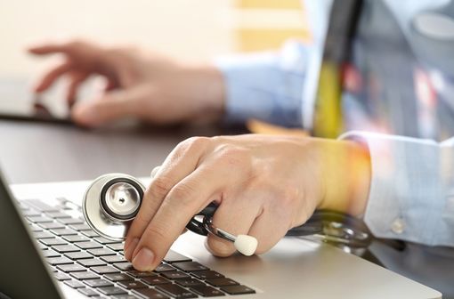 La levée de la restriction de prescription des gliflozines devrait faciliter la prise en charge et le parcours de soins des patients (illustration).