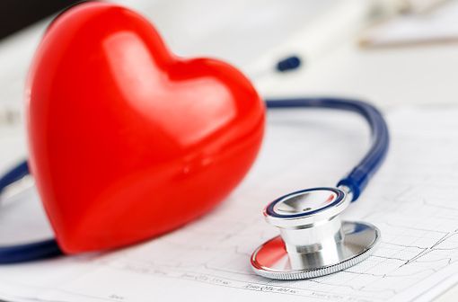 La clinique et l'électrocardiogramme sont les points clefs du diagnostic de l'infarctus du myocarde, silencieux ou non (illustration).