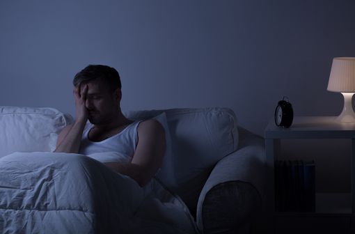Les troubles du sommeil constituent un important problème de santé, tant par leur fréquence que par leurs répercussions humaines, sociales et économiques (illustration).