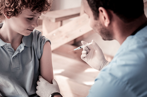 Vaccination de tous les garçons contre les HPV : la HAS lance une consultation publique