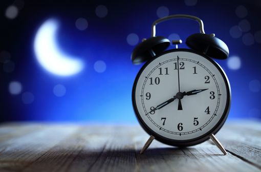 L'insomnie concerne près de 50 % des sujets de 60 ans ou plus (illustration).